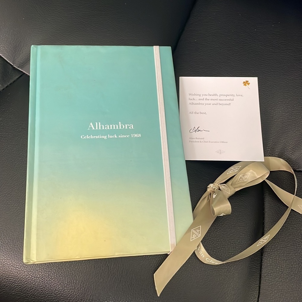 Authentic Van Cleef & Arpels Notebook📒 - Picture 5 of 15